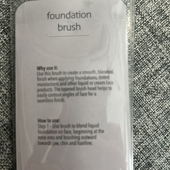 Studio M Set of Three Makeup Brushes. NWT - Picture 7 of 7